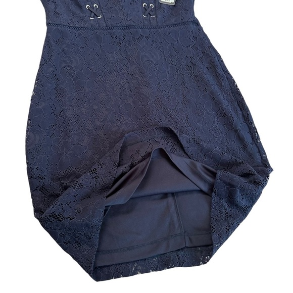 NWT GUESS Lace Sleeveless V-neck Lined Navy Blue Dress Size 8 - Picture 12 of 17